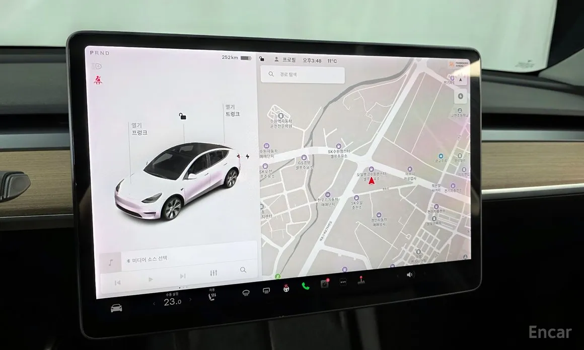 Фото 14 - Tesla Model Y