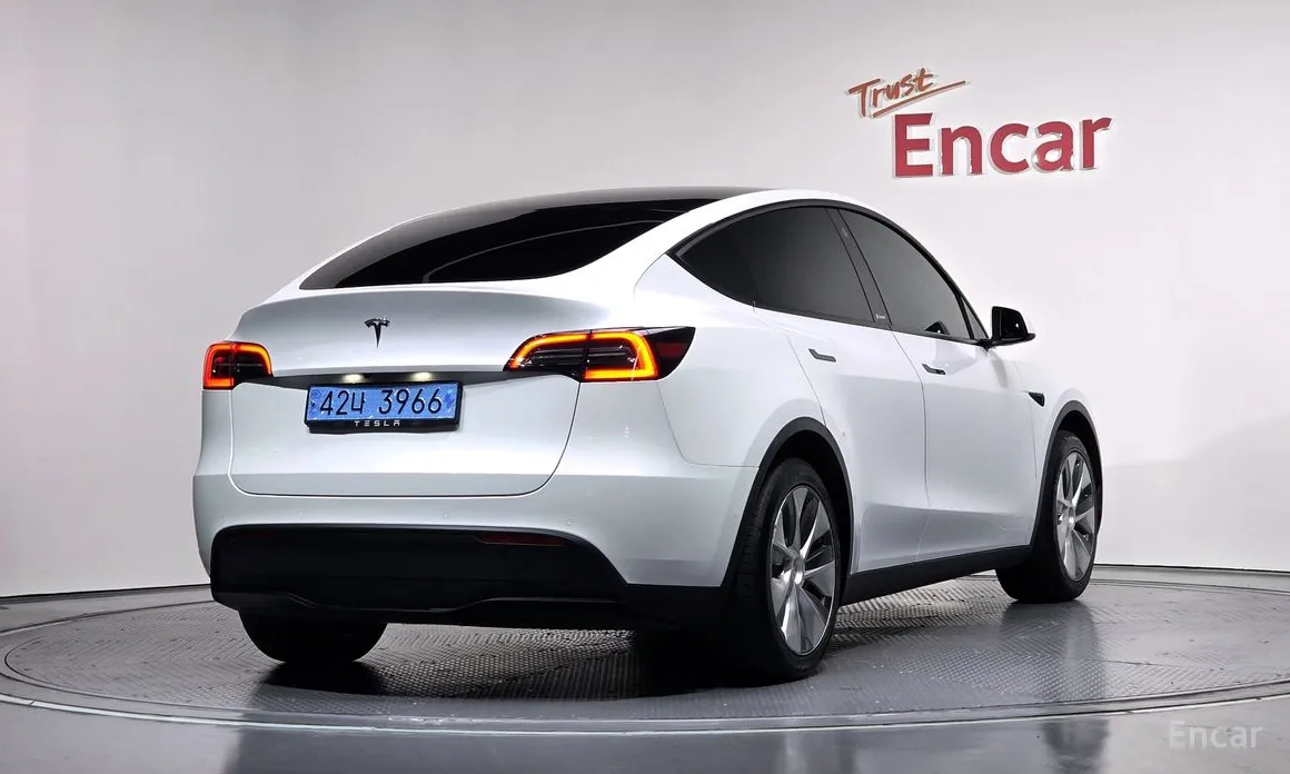 Фото 2 - Tesla Model Y