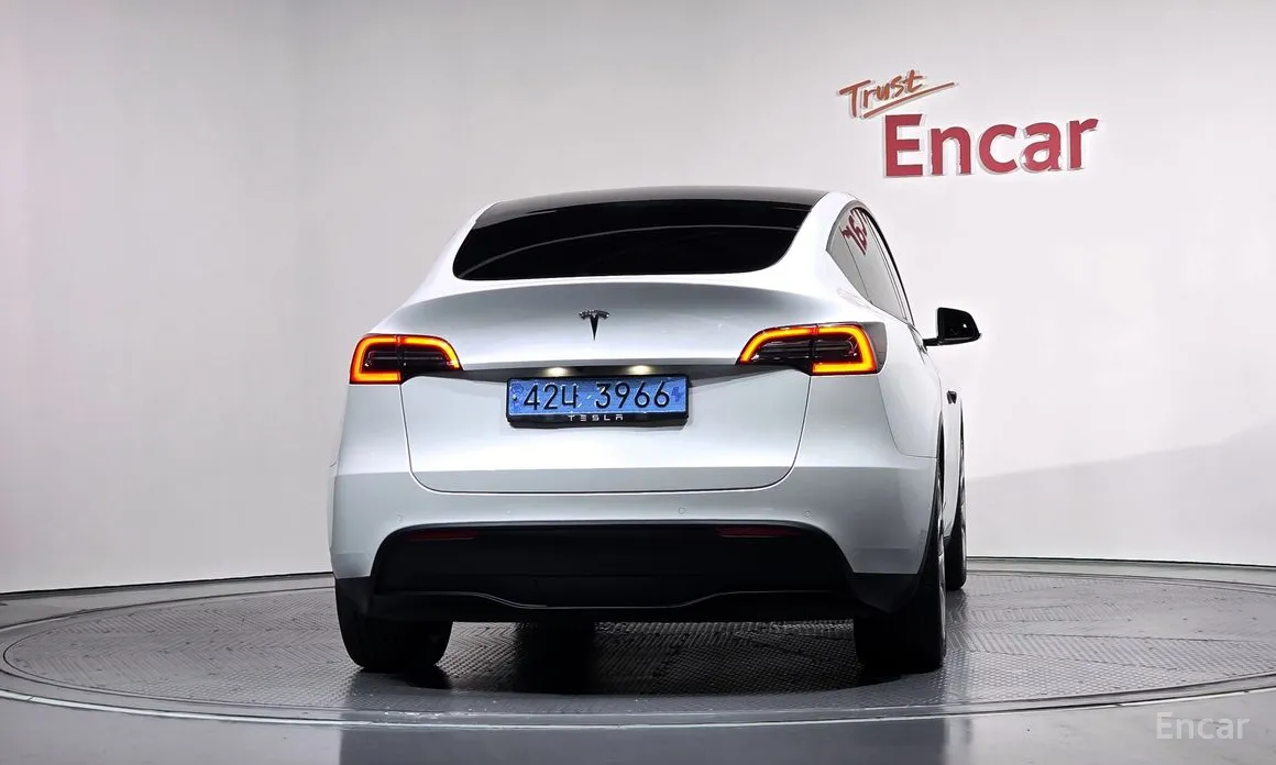 Фото 4 - Tesla Model Y