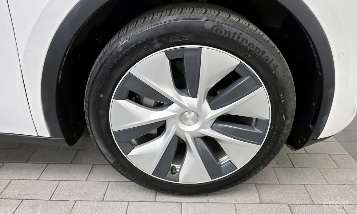 Фото 5 - Tesla Model Y