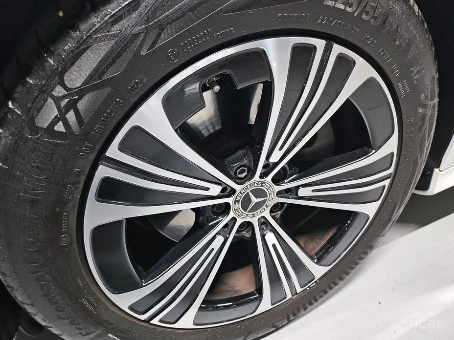 Фото 15 - Mercedes-Benz E-Class