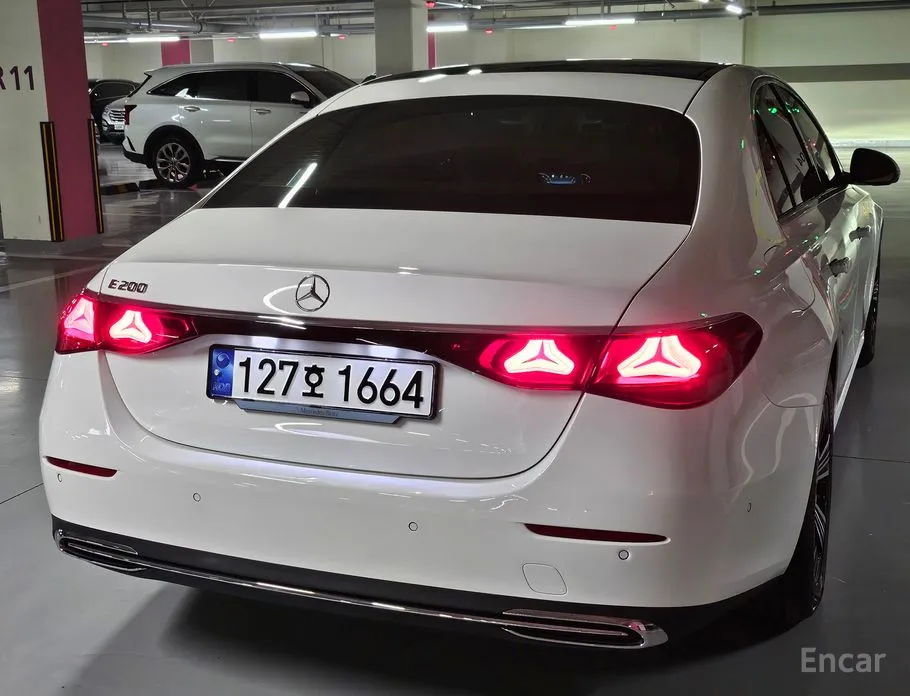 Фото 2 - Mercedes-Benz E-Class