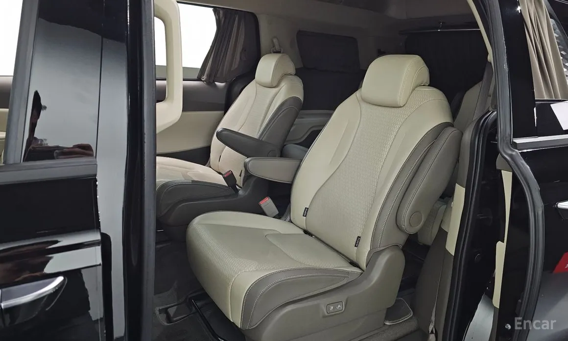 Фото 12 - Kia Carnival