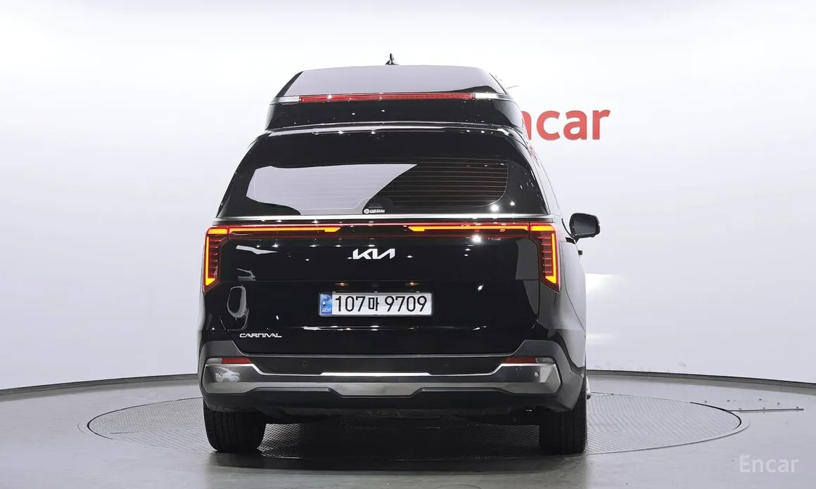 Фото 4 - Kia Carnival