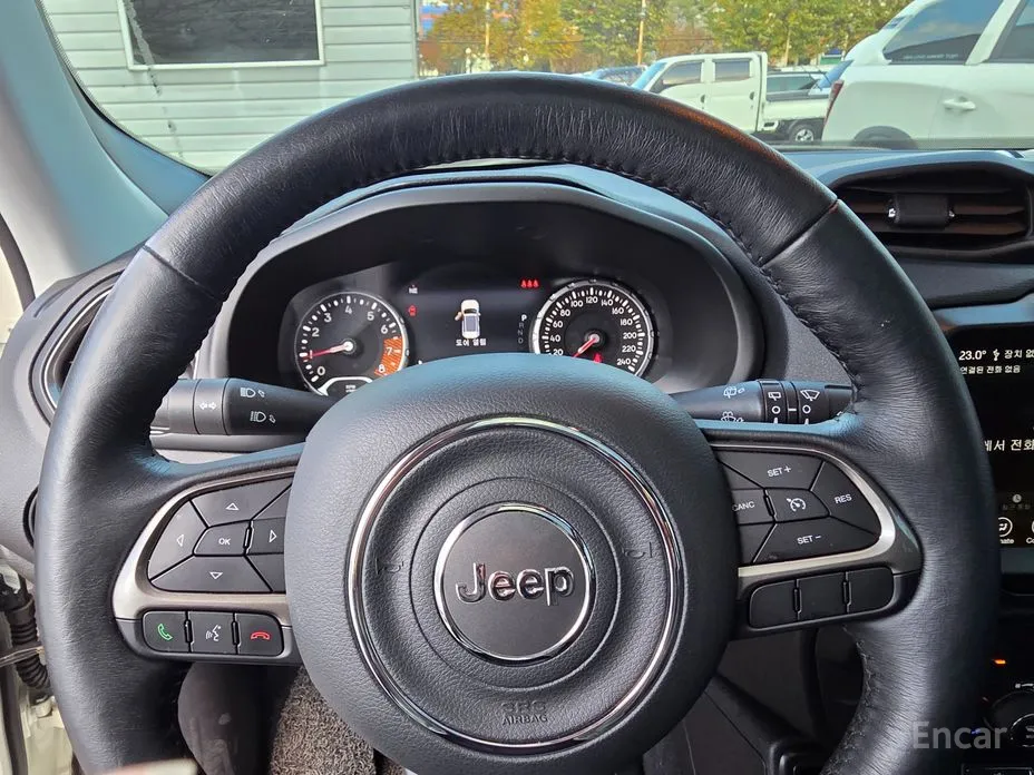 Фото 12 - Jeep Renegade