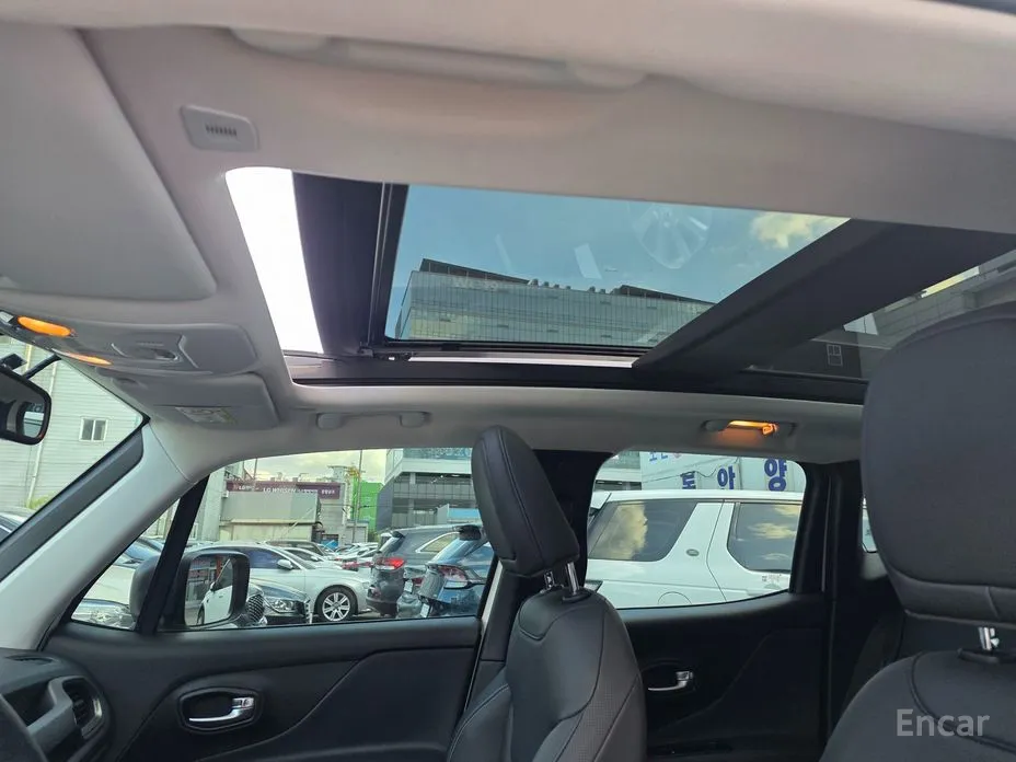 Фото 13 - Jeep Renegade