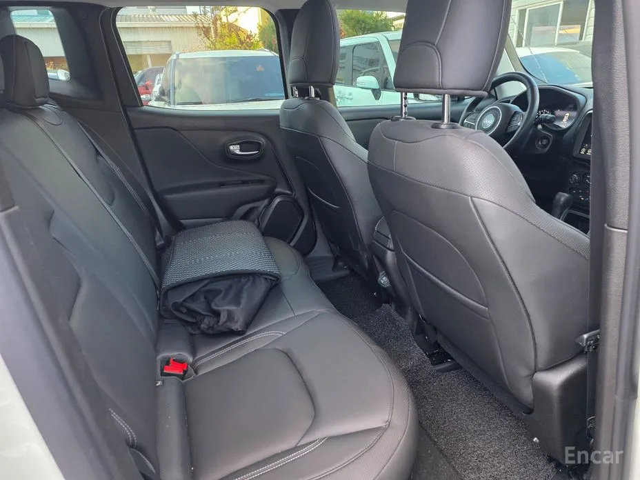 Фото 14 - Jeep Renegade