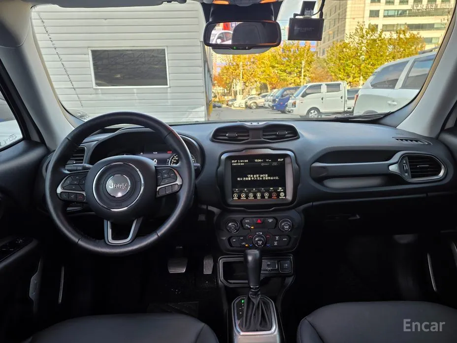 Фото 18 - Jeep Renegade