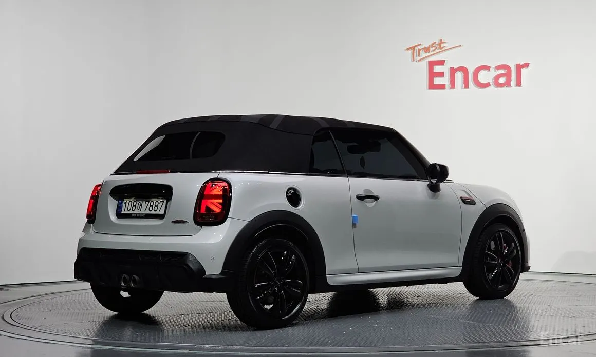 Фото 2 - Mini Cooper Convertible