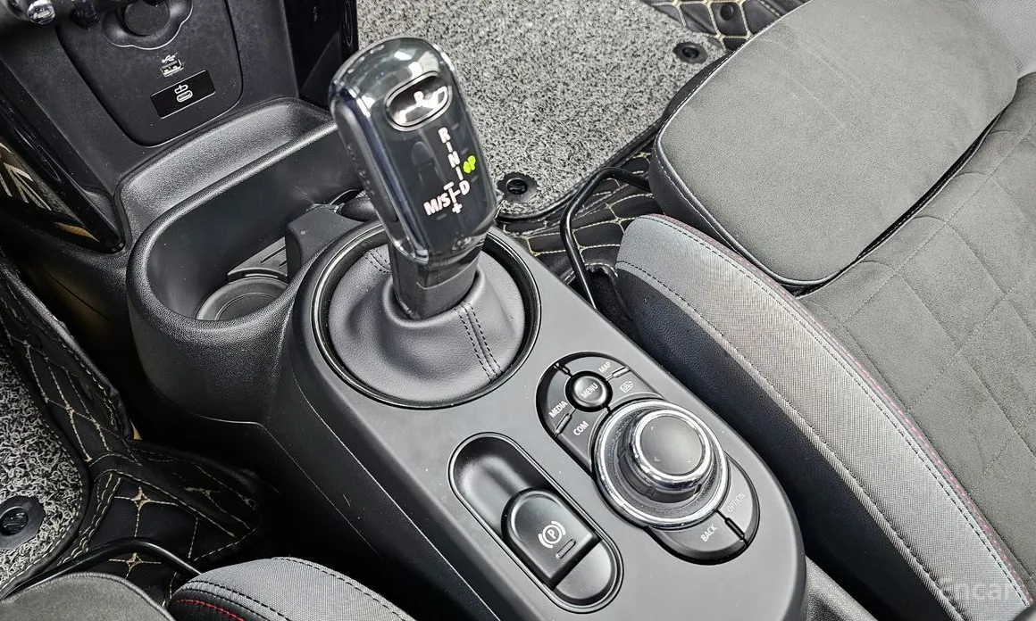 Фото 9 - Mini Cooper Convertible