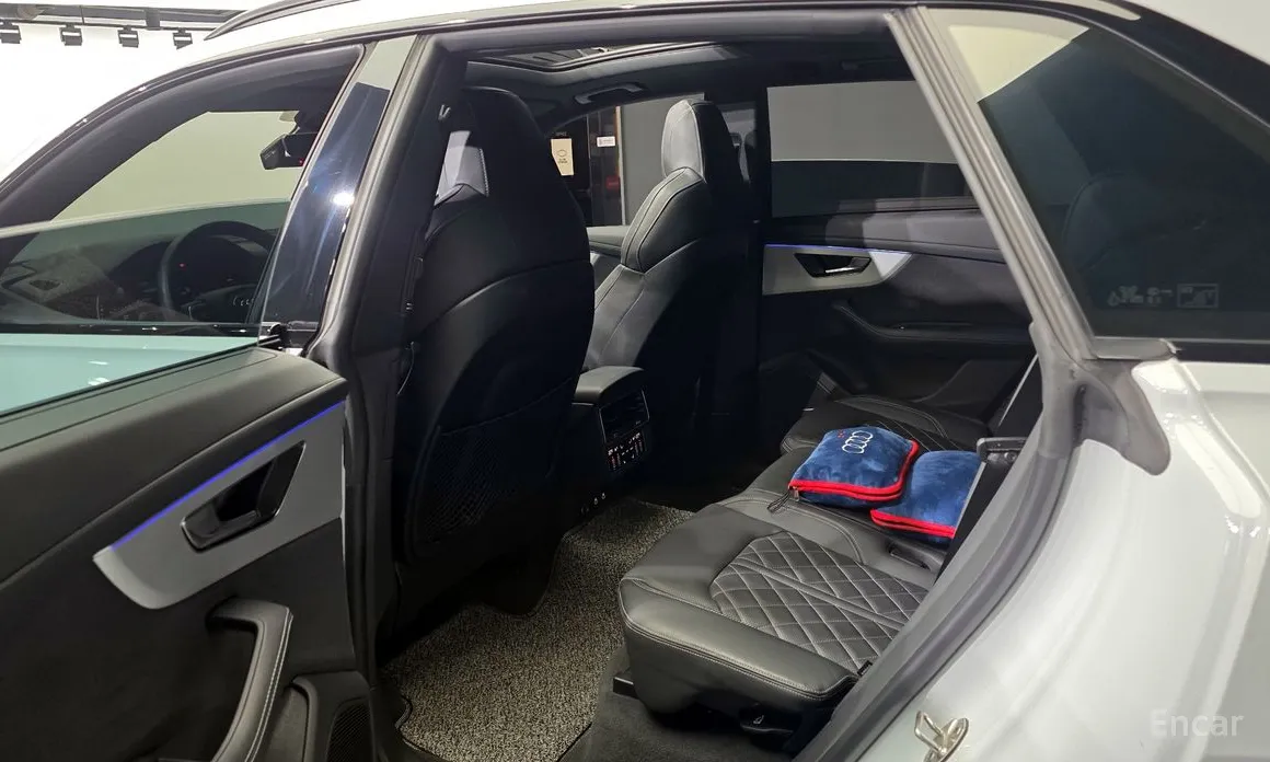 Фото 11 - Audi Q8