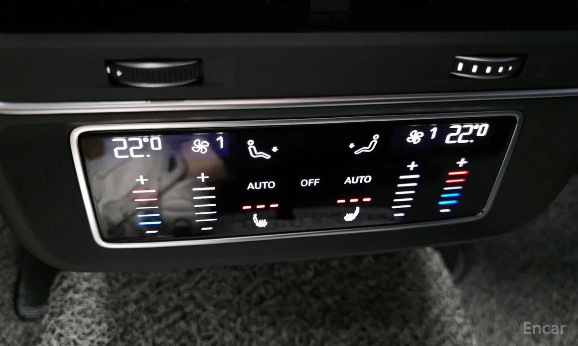 Фото 16 - Audi Q8