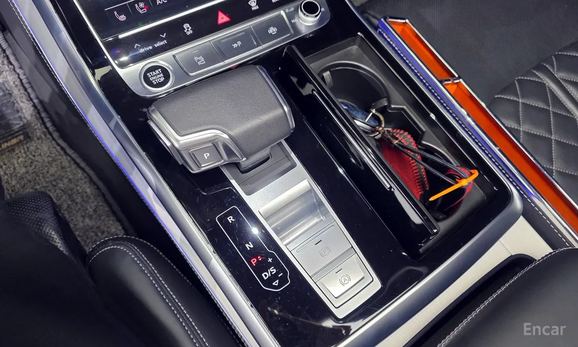 Фото 9 - Audi Q8