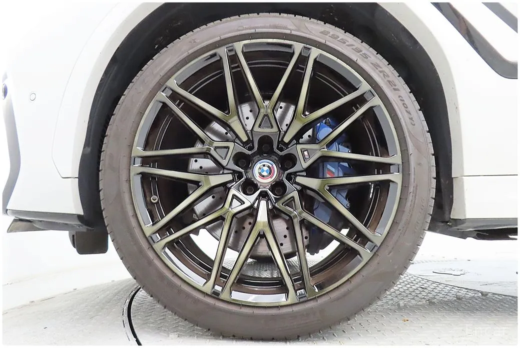 Фото 10 - BMW X6 M