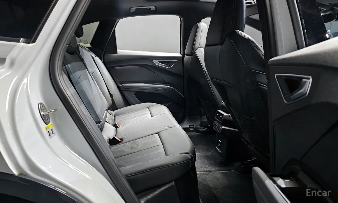 Фото 12 - Audi Q4 e-tron