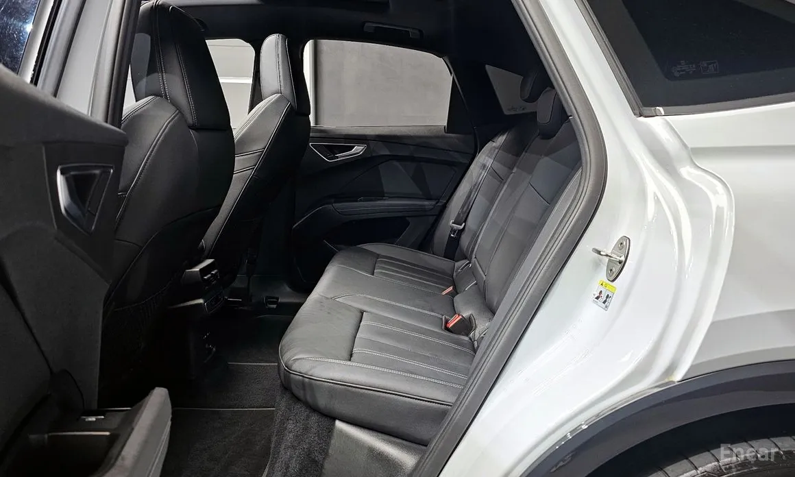 Фото 13 - Audi Q4 e-tron