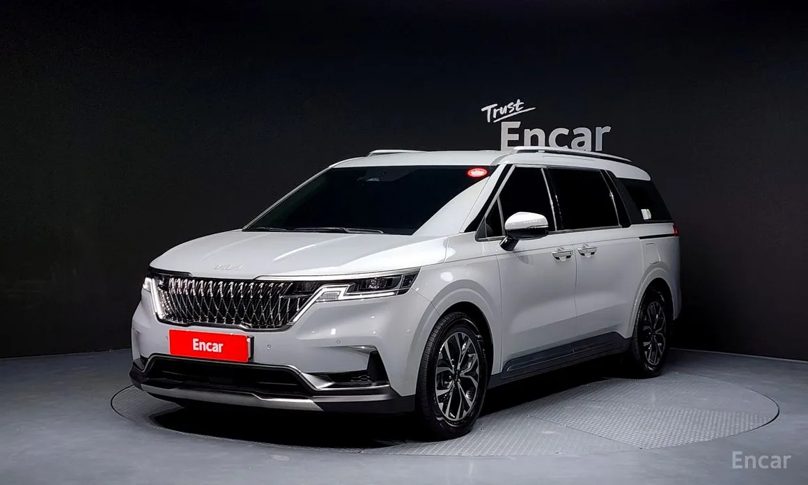 Фото 1 - Kia Carnival