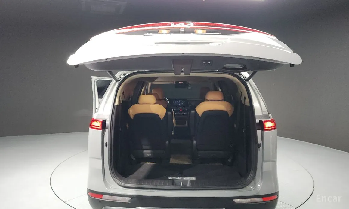 Фото 20 - Kia Carnival