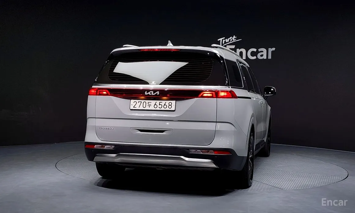 Фото 4 - Kia Carnival