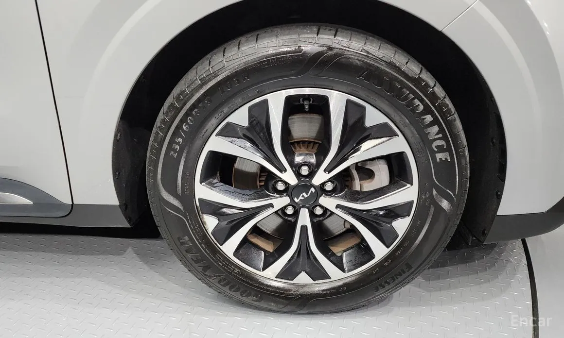 Фото 5 - Kia Carnival