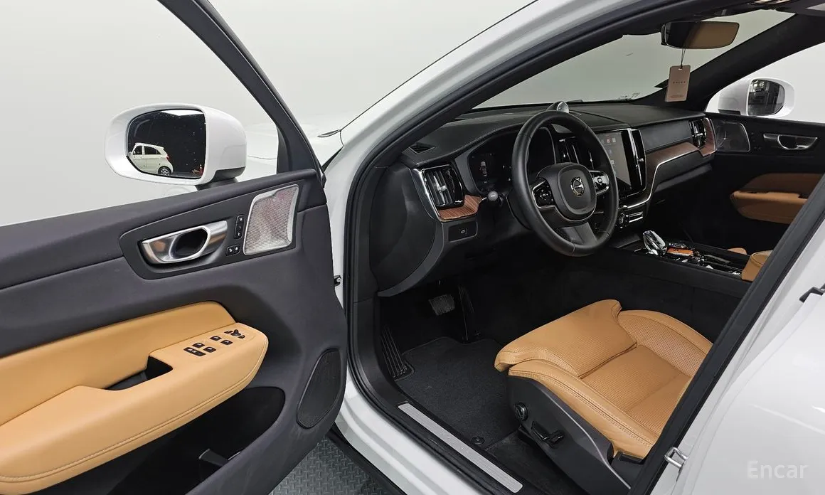 Фото 10 - Volvo XC60