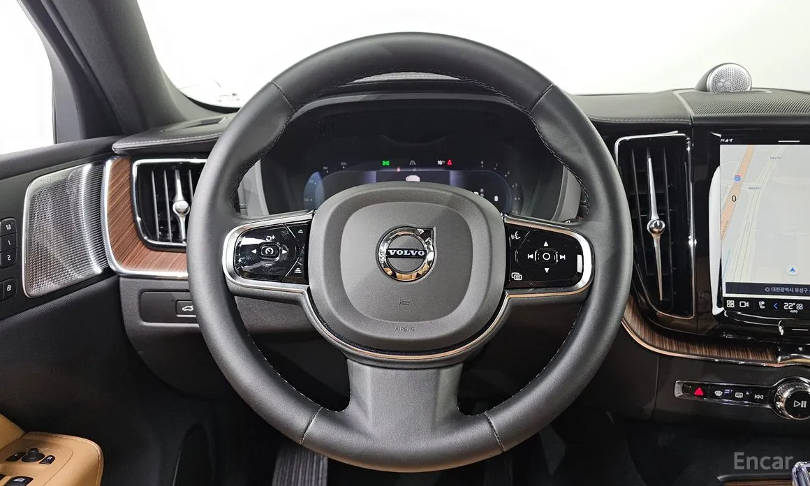 Фото 14 - Volvo XC60