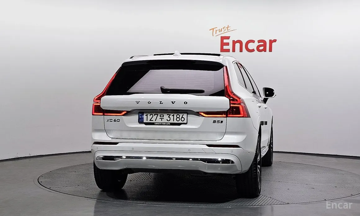 Фото 4 - Volvo XC60