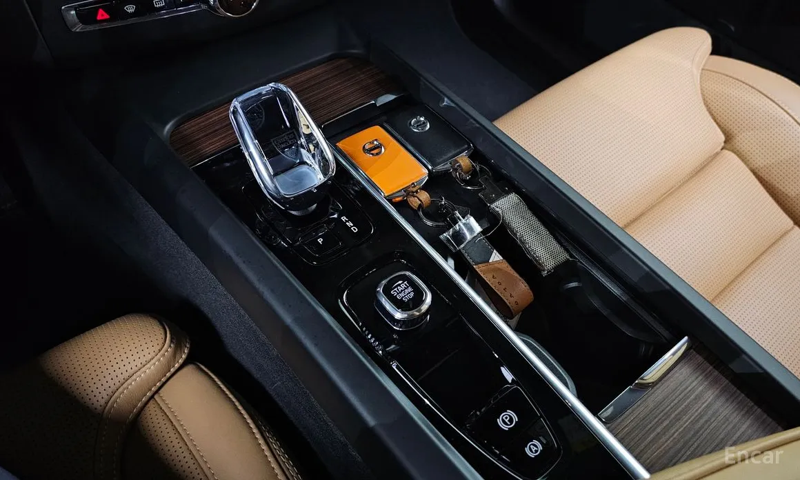 Фото 9 - Volvo XC60