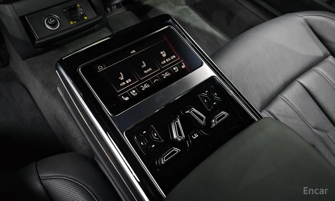 Фото 19 - Audi A8