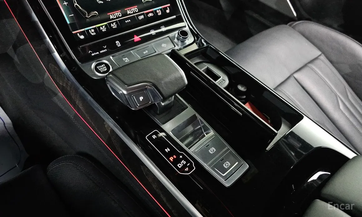 Фото 9 - Audi A8
