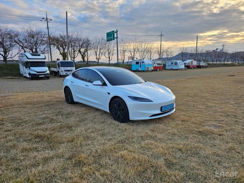 Фото 3 - Tesla Model 3