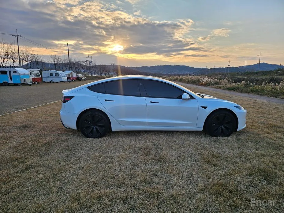 Фото 4 - Tesla Model 3