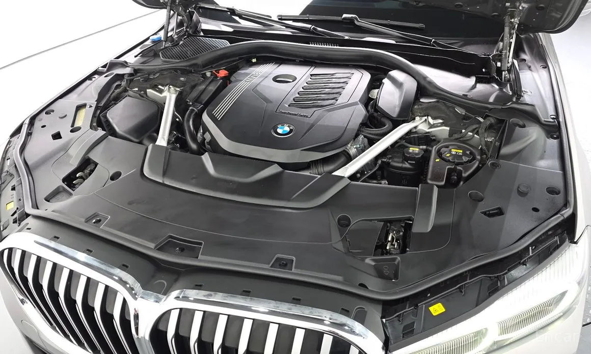 BMW 7 Series 2015 740Li xDrive M Sport Package