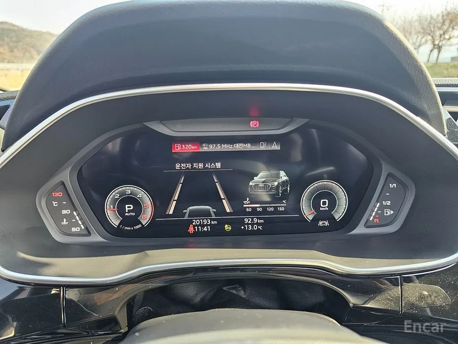 Фото 8 - Audi Q3