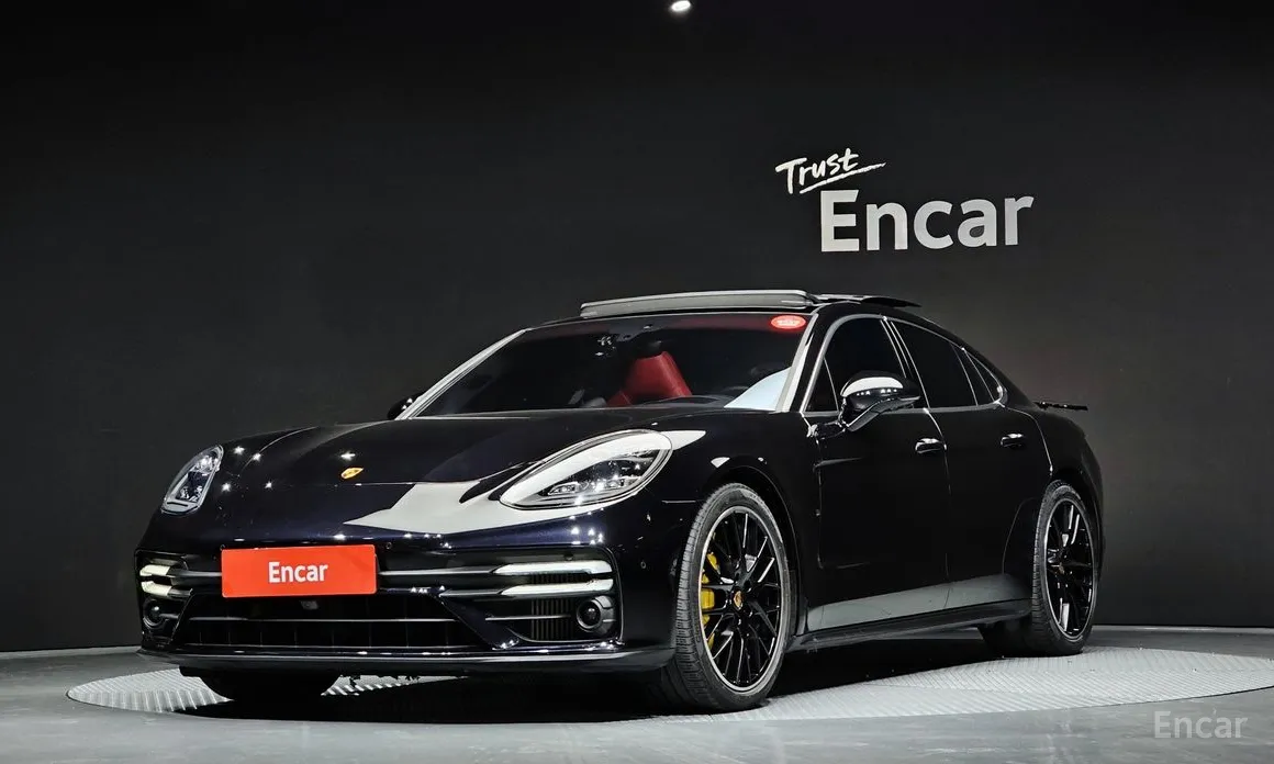 Фото 1 - Porsche Panamera