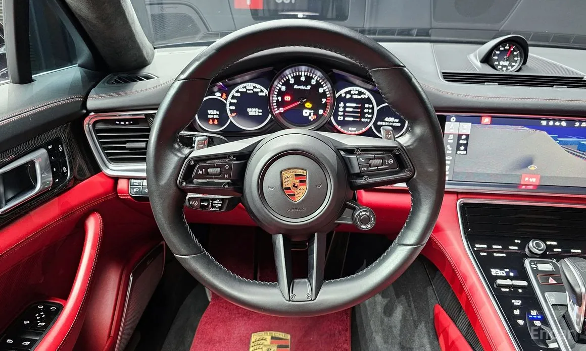 Фото 13 - Porsche Panamera