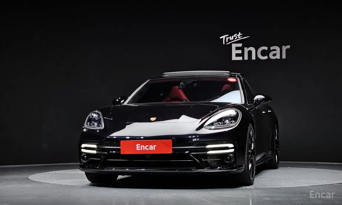 Фото 3 - Porsche Panamera