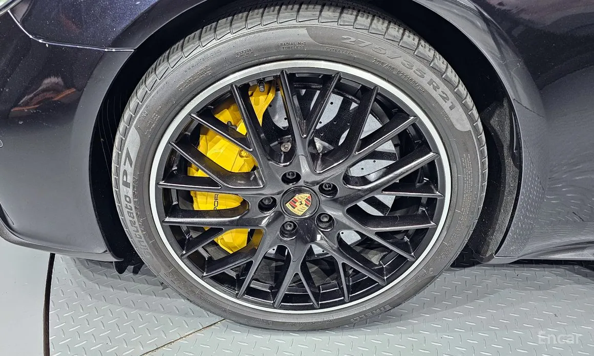 Фото 5 - Porsche Panamera