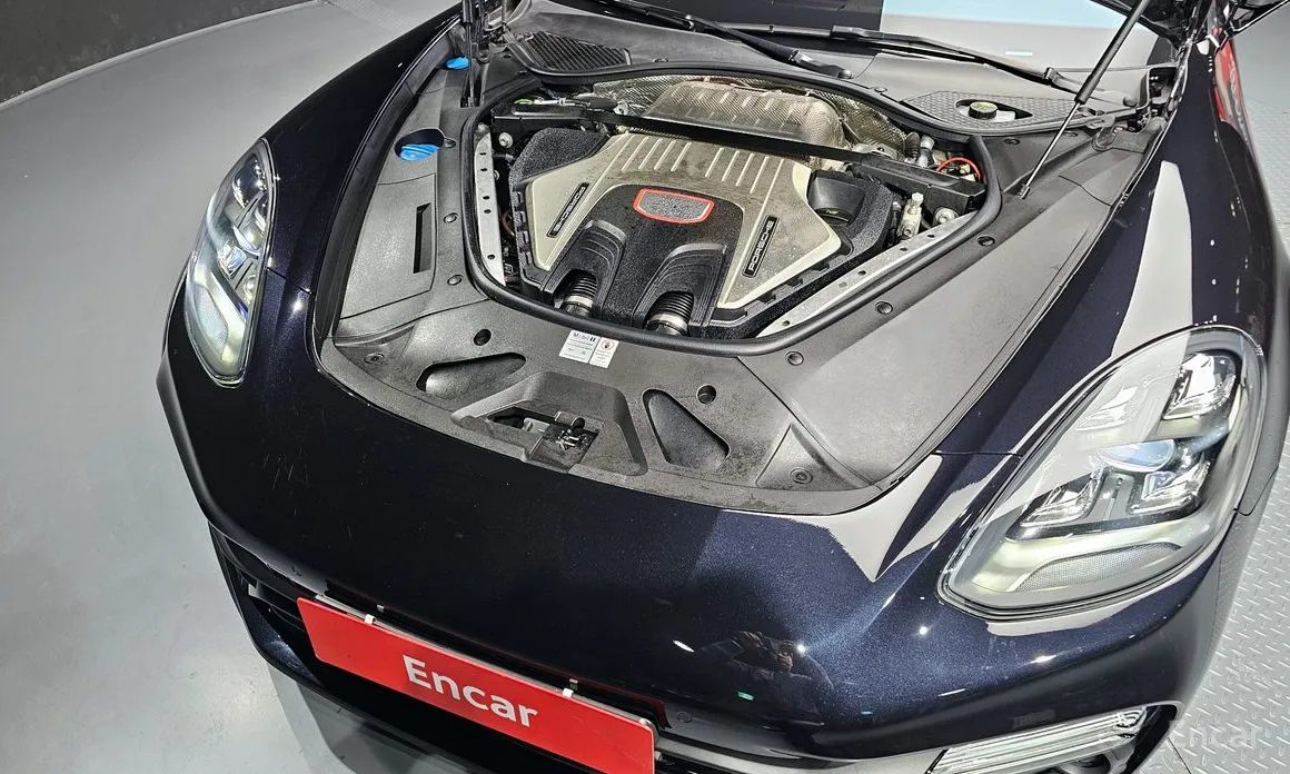 Фото 6 - Porsche Panamera