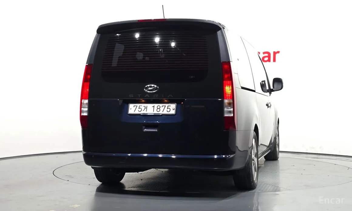 Фото 4 - Hyundai Staria