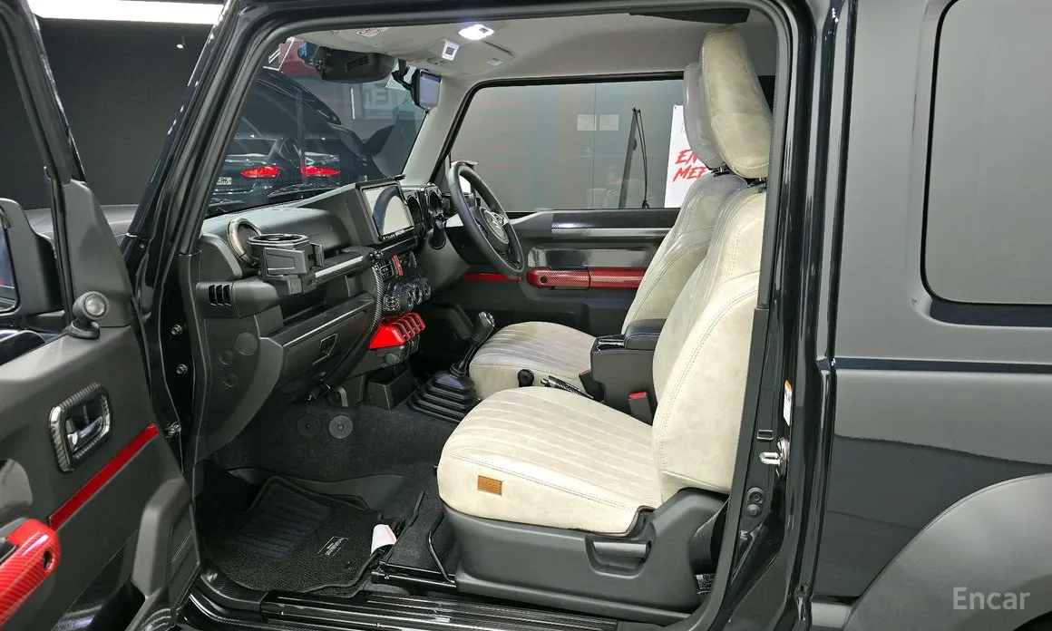 Фото 11 - Suzuki Jimny