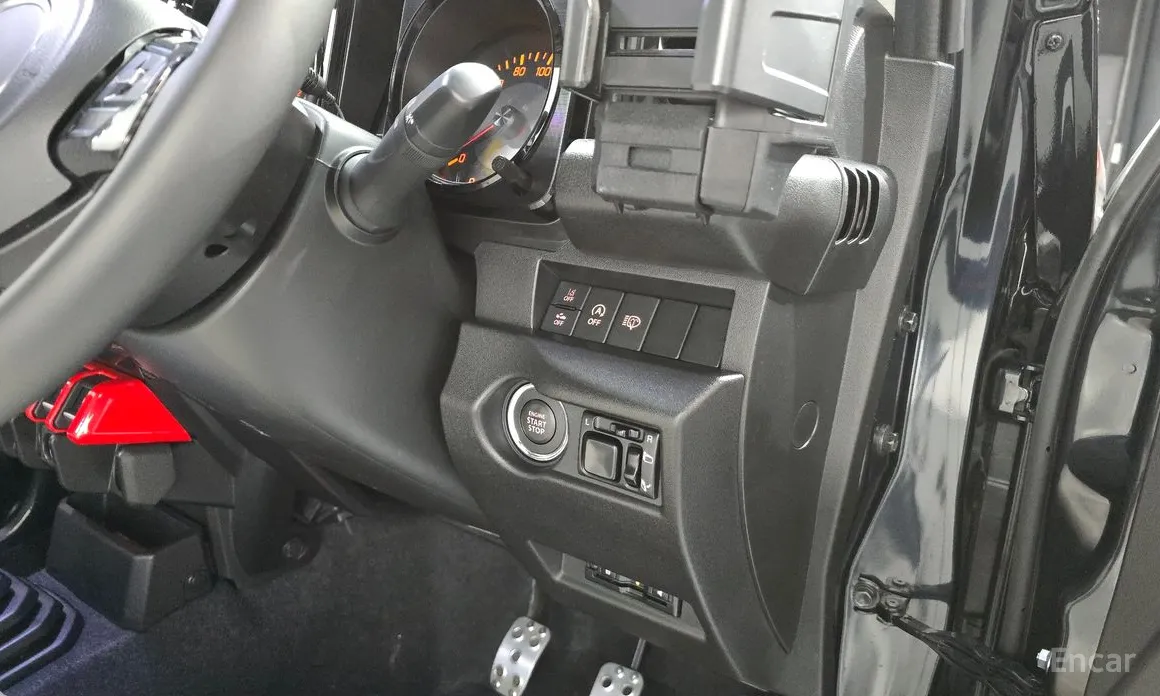 Фото 18 - Suzuki Jimny