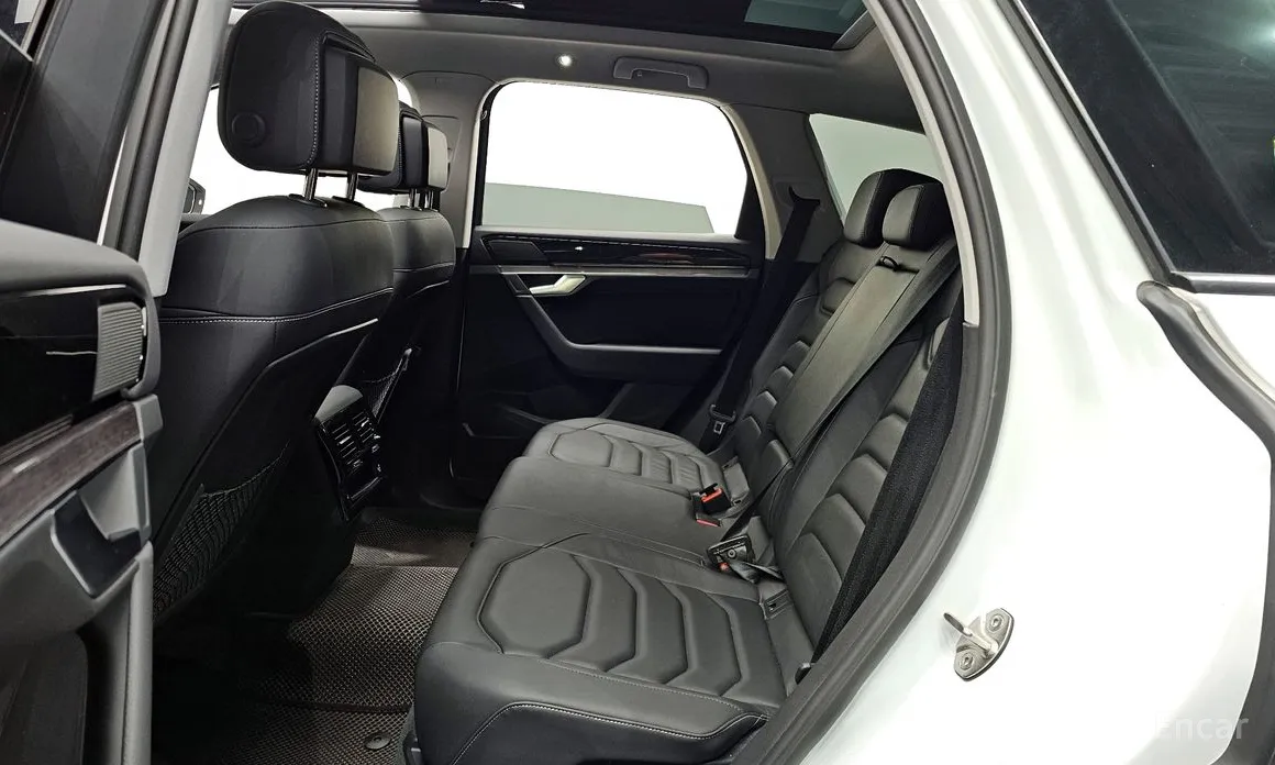 Фото 12 - Volkswagen Touareg