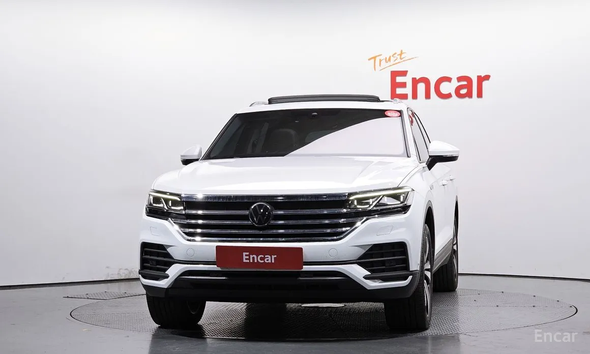 Фото 3 - Volkswagen Touareg
