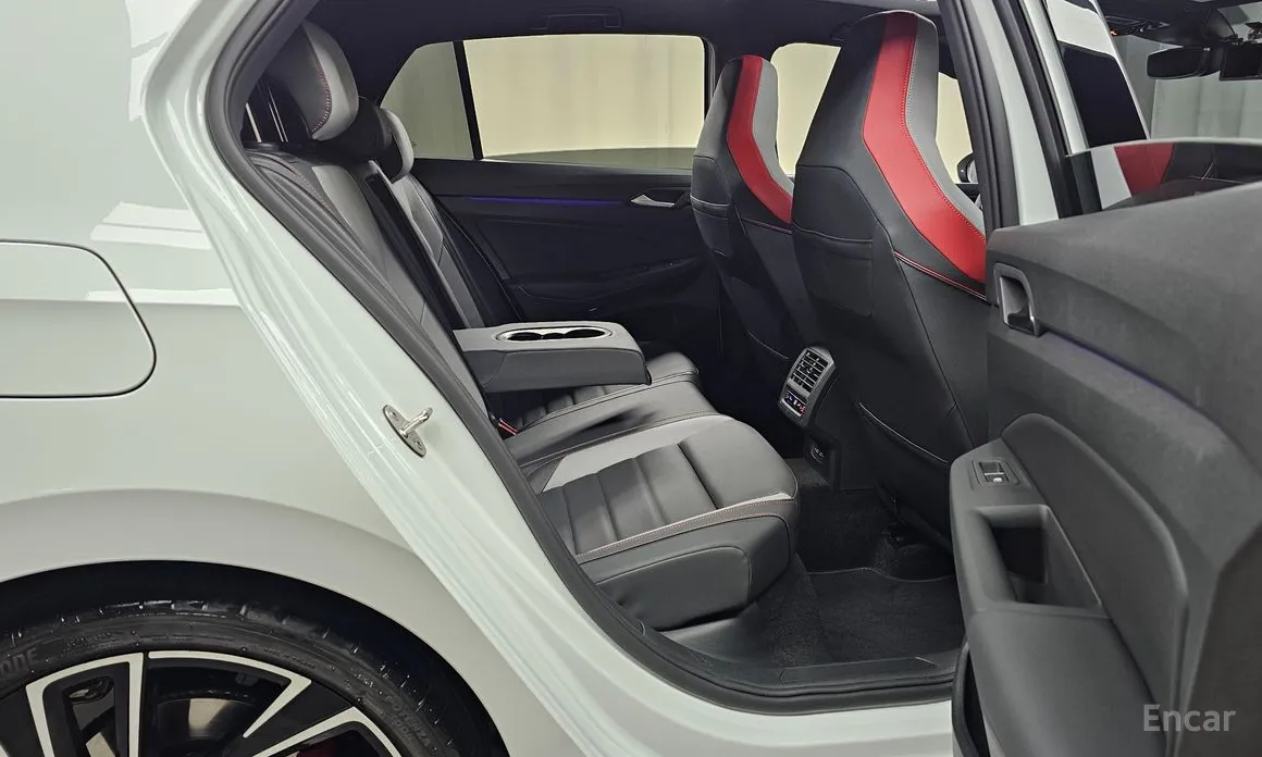 Фото 12 - Volkswagen Golf