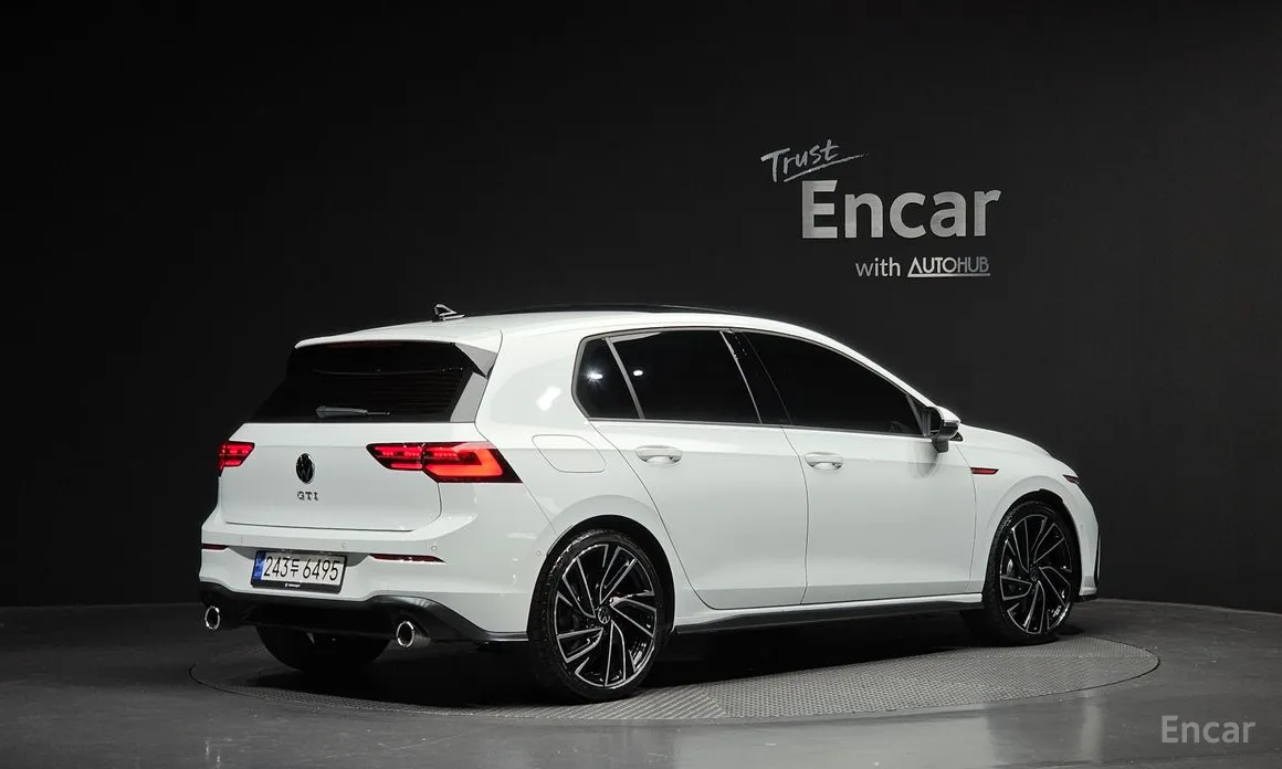 Фото 2 - Volkswagen Golf