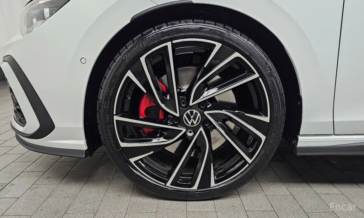 Фото 5 - Volkswagen Golf