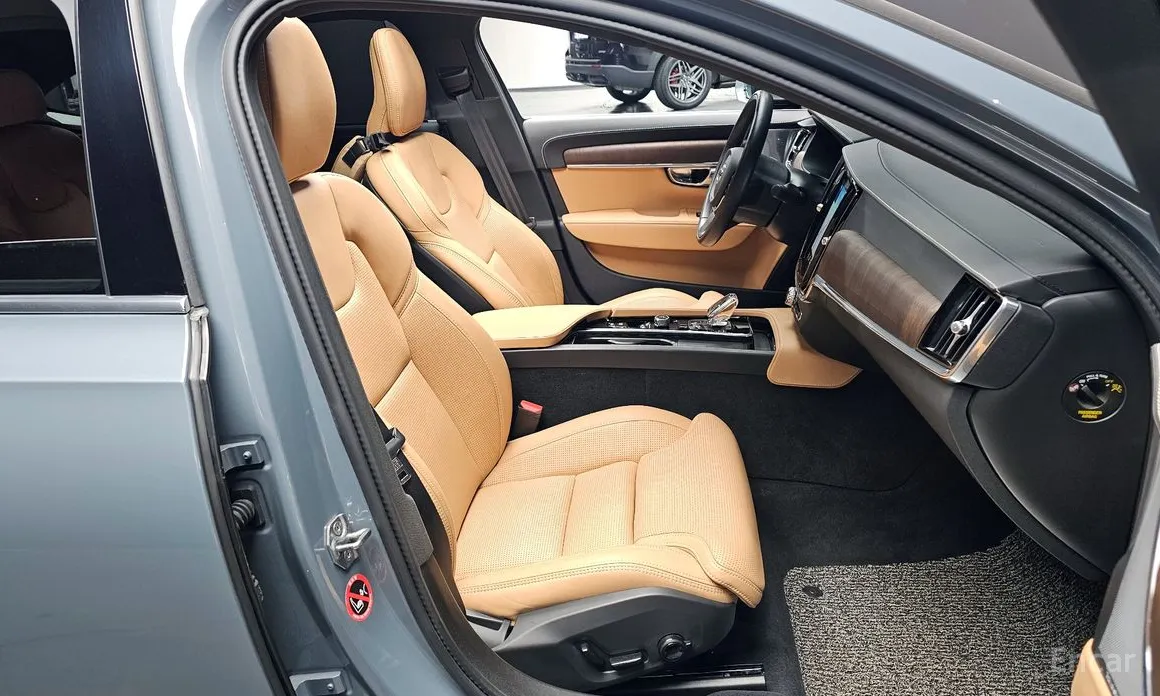 Фото 10 - Volvo S90