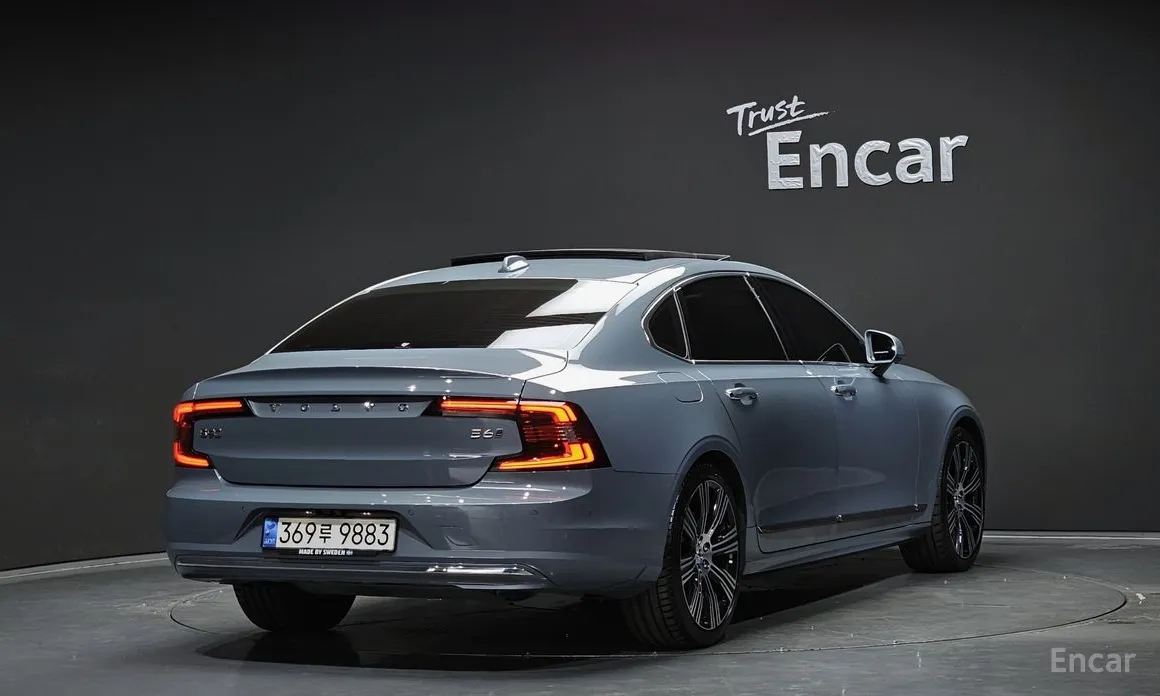 Фото 2 - Volvo S90