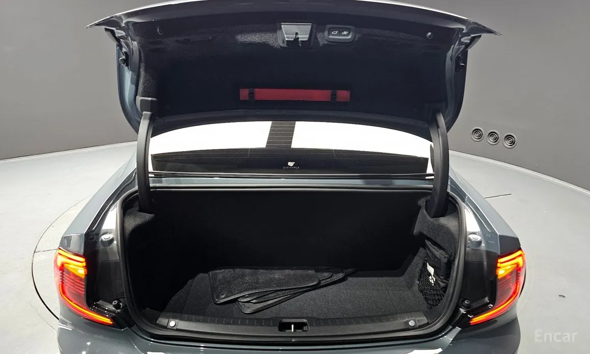 Фото 20 - Volvo S90